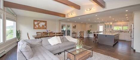 Smart TV, videojuegos, tenis de mesa y libros