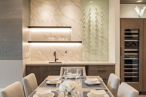 Dining - Luxury Resort Amenities, Private Hot Tub! Exclusive Access to Ski Tower (Park City)