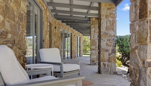 Tuscan style ocean beach escape on the Peninsula