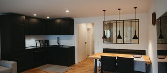 Modern Black Forest loft with mountain views - ski lift, bathing lake & thermal spa