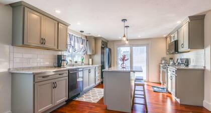 Cape Cod Home—Deck, Near Canal & Bike Path