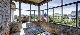 Oceanside, Community Pool & Tennis, Hot Tub, & Decks