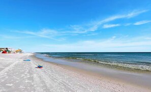 Beach - Peaceful Beach Retreat w/ Private Access & Luxury King Bed (Miramar Beach)