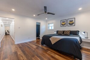 6 bedrooms, desk, iron/ironing board, free WiFi