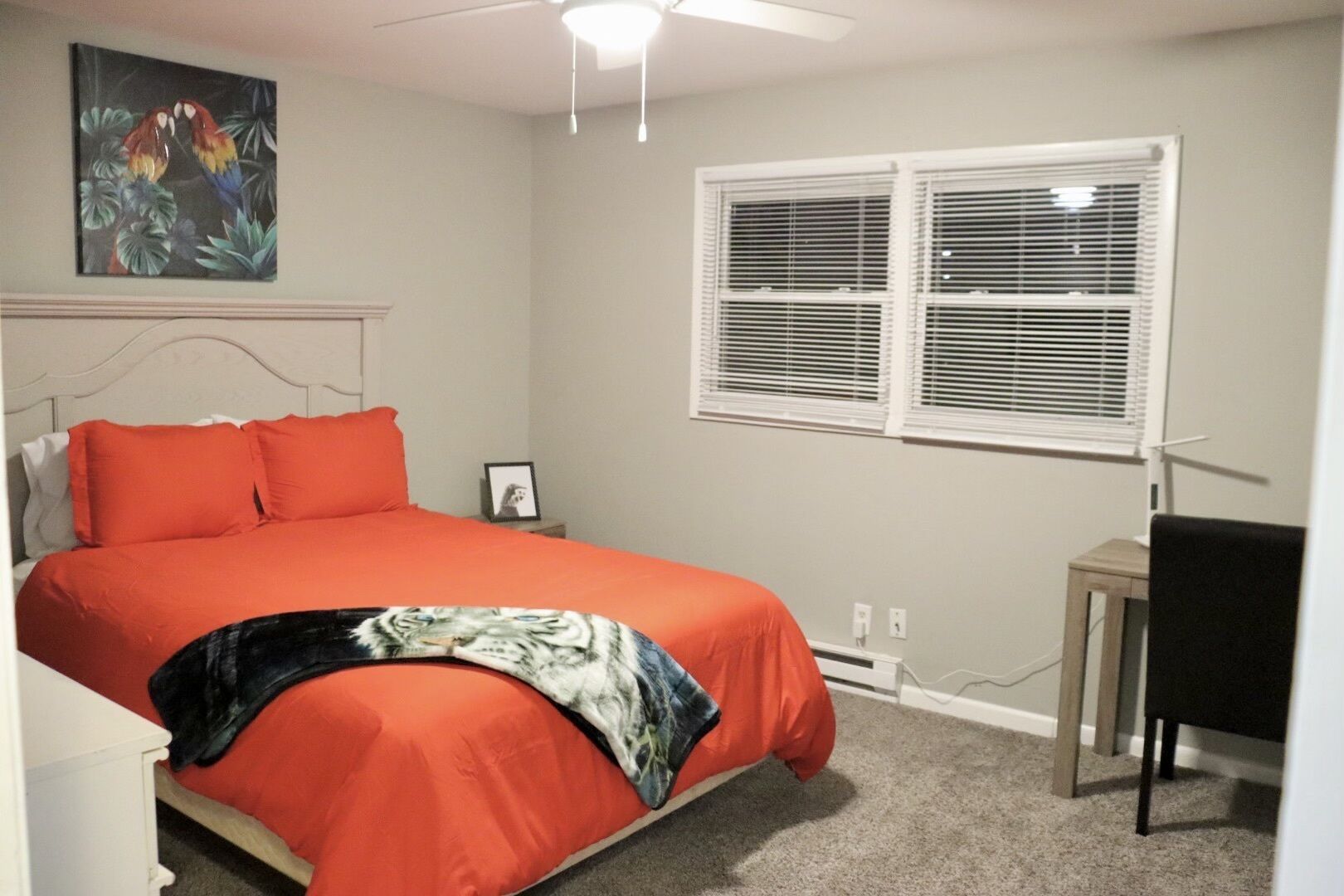 2 Schlafzimmer, Schreibtisch, Bügeleisen/Bügelbrett, kostenloses WLAN