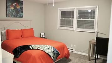 2 Schlafzimmer, Schreibtisch, Bügeleisen/Bügelbrett, kostenloses WLAN