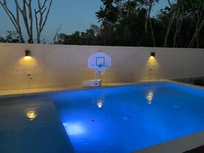 Piscine extérieure, piscine chauffée