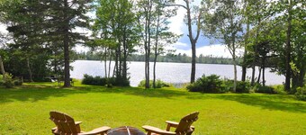 Private Waterfront Cottage on the lake