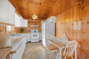 冰箱、微波炉、烤箱、炉灶