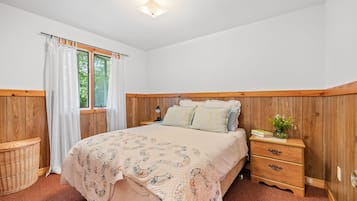 2 slaapkamers, een strijkplank/strijkijzer, gratis wifi, beddengoed