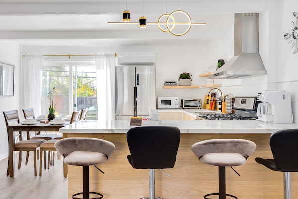 Fridge, microwave, oven, stovetop