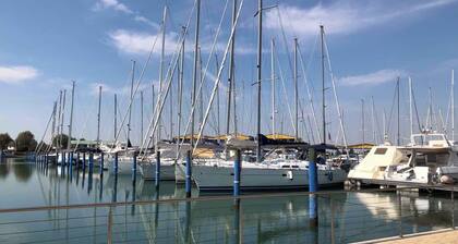 Villa Holiday village with swimming pool and tennis court a stone's throw from the sea and the pedestrian area