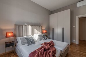 2 bedrooms, iron/ironing board, WiFi, bed sheets - Apartments Florence - Santo Stefano's Mirror (Florence)