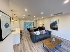 Grand House | Interior - Kesehills Wines Villa (Mount Pleasant)