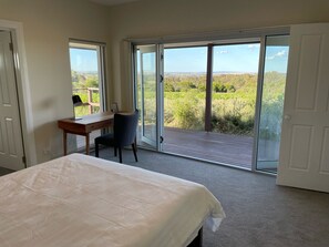 Rumah Grand | Didekorasi berbeda-beda dan dilengkapi dengan perabotan berbeda-beda