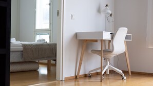 Căn hộ Exclusive | Khu phòng khách | TV màn hình phẳng 36-inch có truyền hình cáp, TV 
