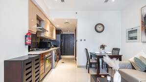 Unclassified image, 3 of 23, button - Serene Studio Apartment in Elite Downtown Dubai (دبي)