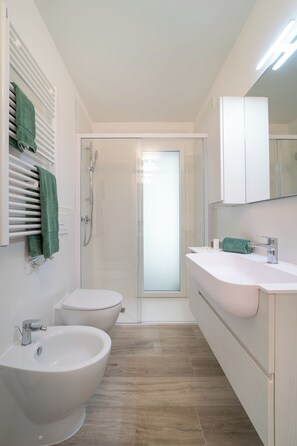 Ducha, bidet