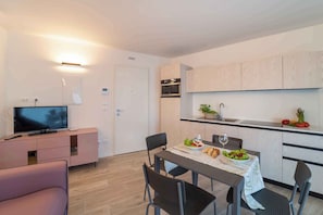 Dining - Holiday apartment mit Klimaanlage und Balkon (Lignano)