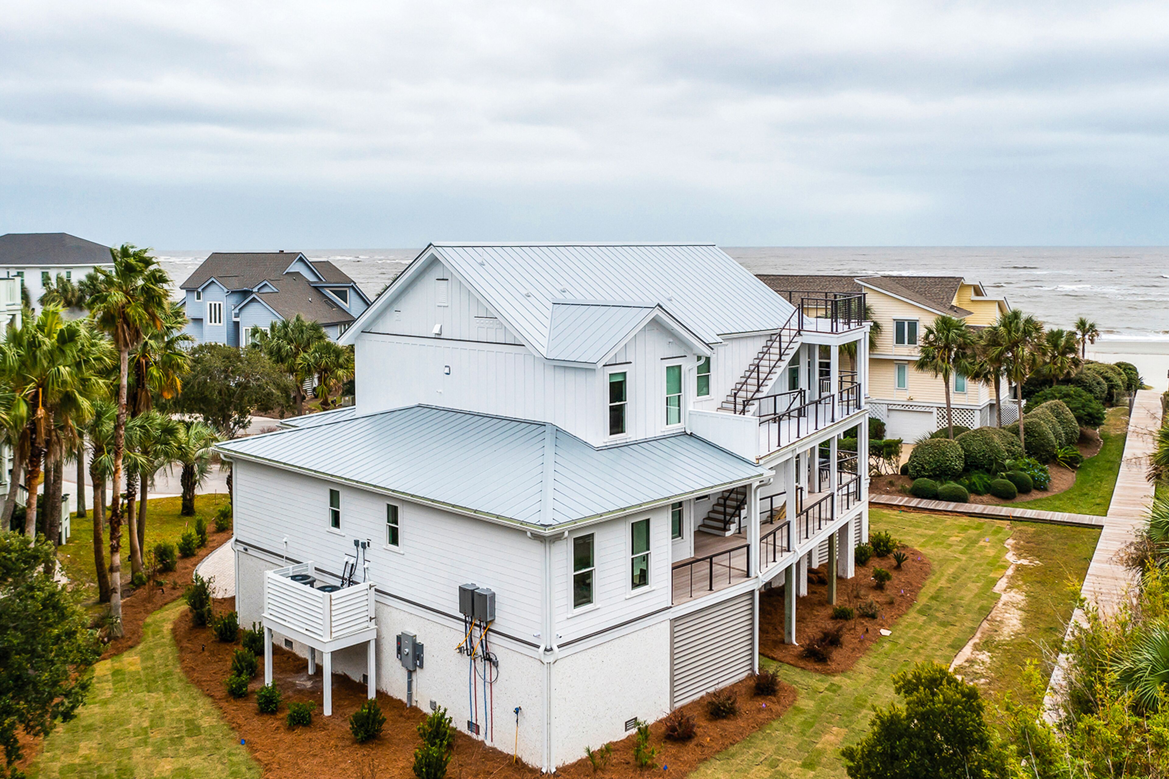 Ocean Views, Large Hot Tub, Heated Floors, Sonos System, Elevator