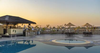 Shyama Sarovar Portico