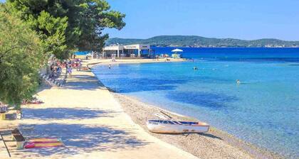 Ferienhaus 50 meter vom Meter mit großem Garten