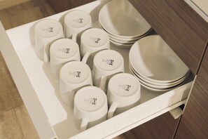 Casa City | Cocina privada | Frigorífico, microondas, placa de cocina y hervidor eléctrico