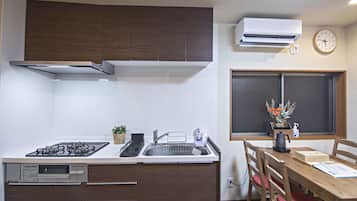 都會單棟房屋 | 私人廚房 | 雪櫃、微波爐、爐具、電熱水壺