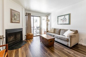 Smart TV, fireplace, DVD player - *President's Day Sale* Save up to 30% on Park City Ski Vacations, 72 Hours Only! (Park City)