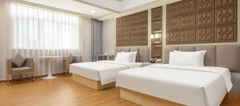 Huiqian Hotel (Zhaotong Fortune Store)