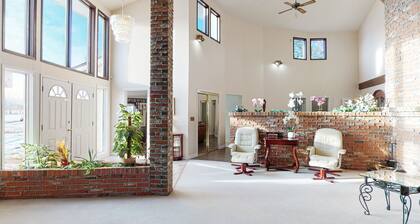 room for rent in 8100 sq ft mansion in country