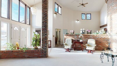 room for rent in 8100 sq ft mansion in country