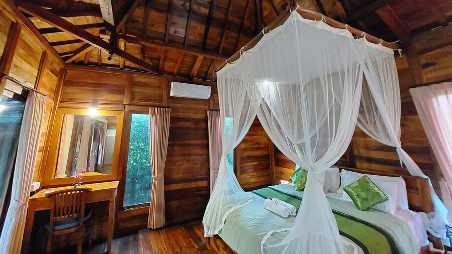 Shivananda Antique Villas by EPS
