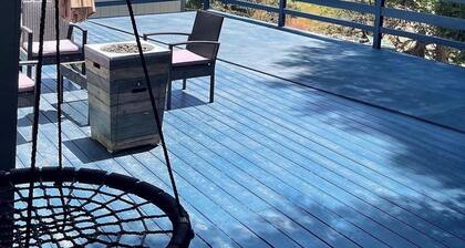 COZY CABIN WITH WRAPAROUND DECK
