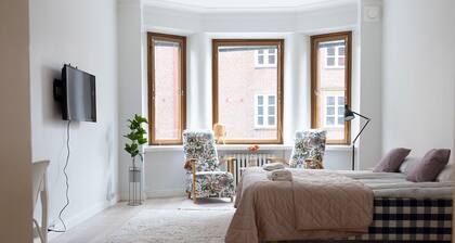 2ndhomes 144 m2 Stylish 3BR Center Home