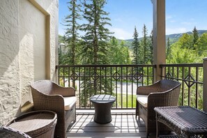 Property grounds - Steps From Ski Slopes - Luxury Meadows Townhome! (Beaver Creek)