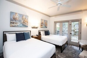 2 soverom, skrivebord, strykejern/-brett og wi-fi (inkludert)