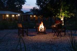 Luxury Tent with King Bed and Private Sitout | Outdoor dining - Aalia Jungle Retreat and Spa, Bandarjudh, Haridwar - Araiya Anthology (Roorkee)