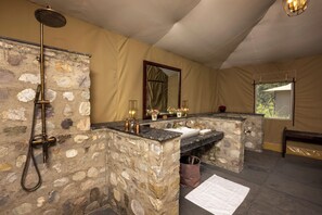 Shower, hydromassage showerhead, designer toiletries, hair dryer - Aalia Jungle Retreat and Spa, Bandarjudh, Haridwar - Araiya Anthology (Roorkee)