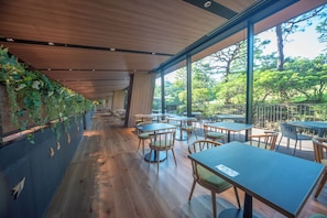 Breakfast, lunch, dinner served; garden views