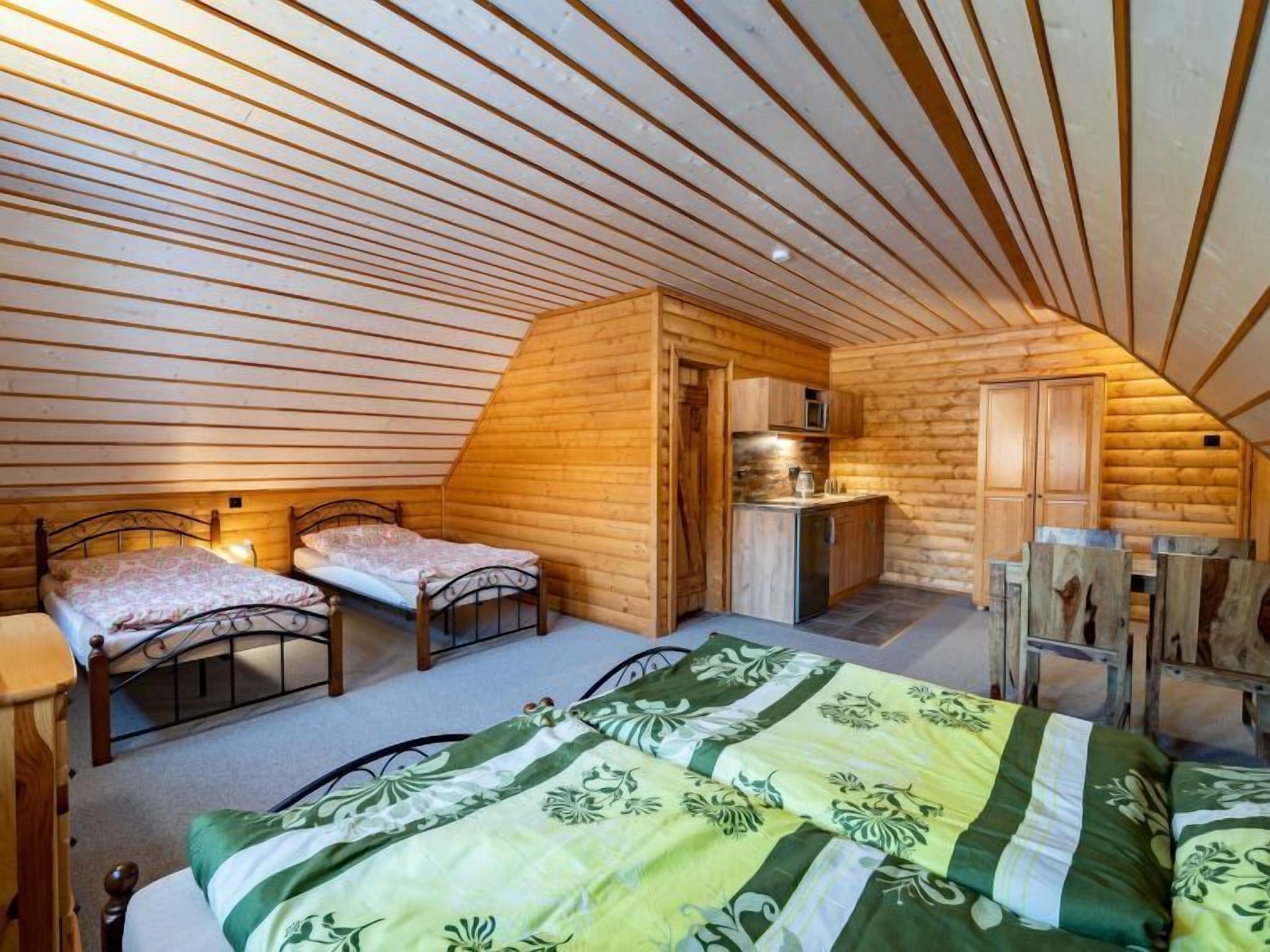 5 habitaciones, escritorio y wifi 