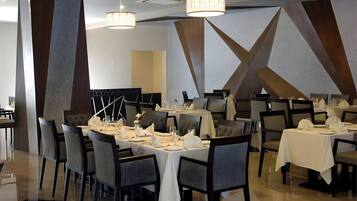 包每日自助早餐