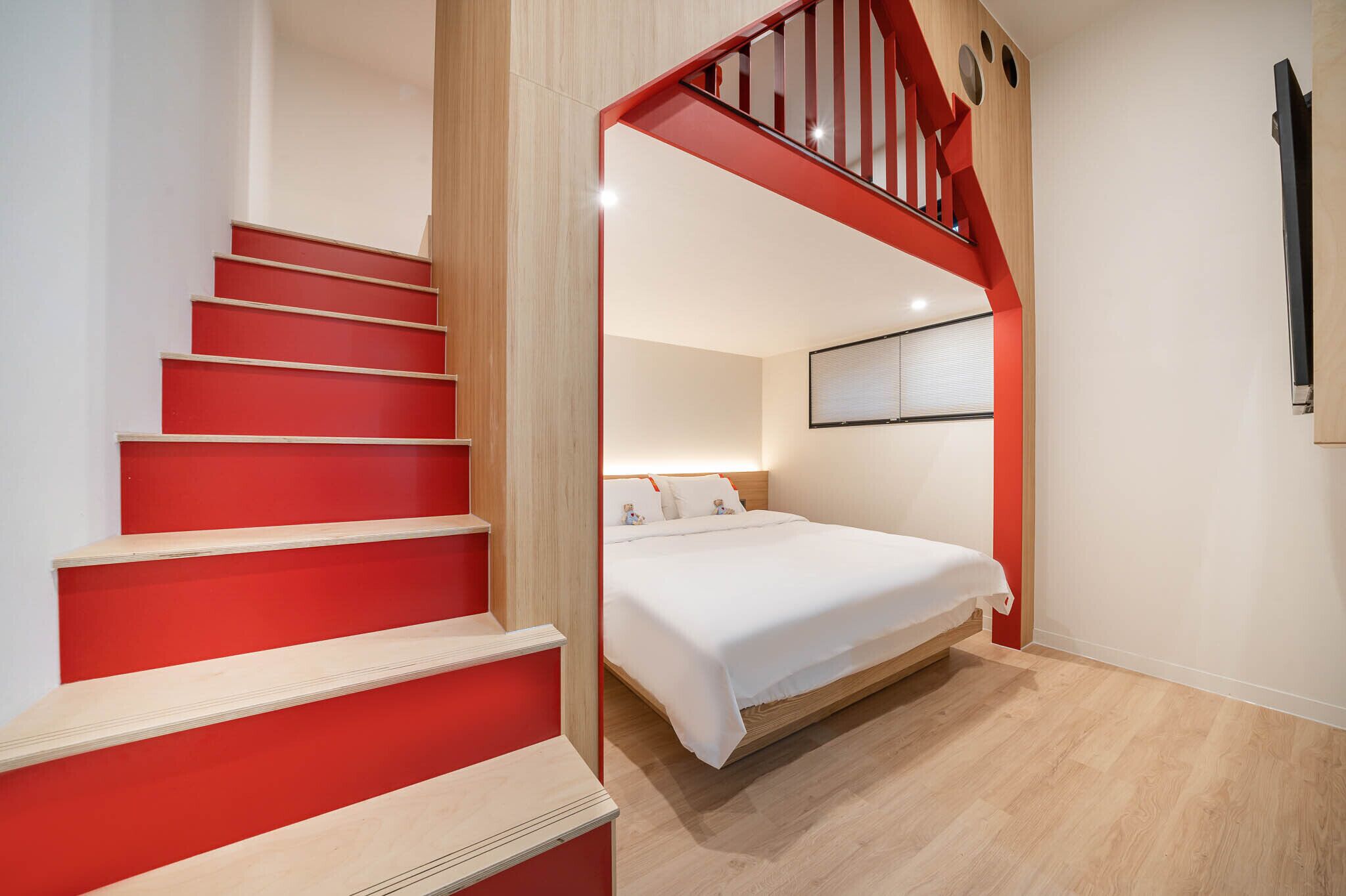 Minibar con artículos gratuitos y cortinas blackout 