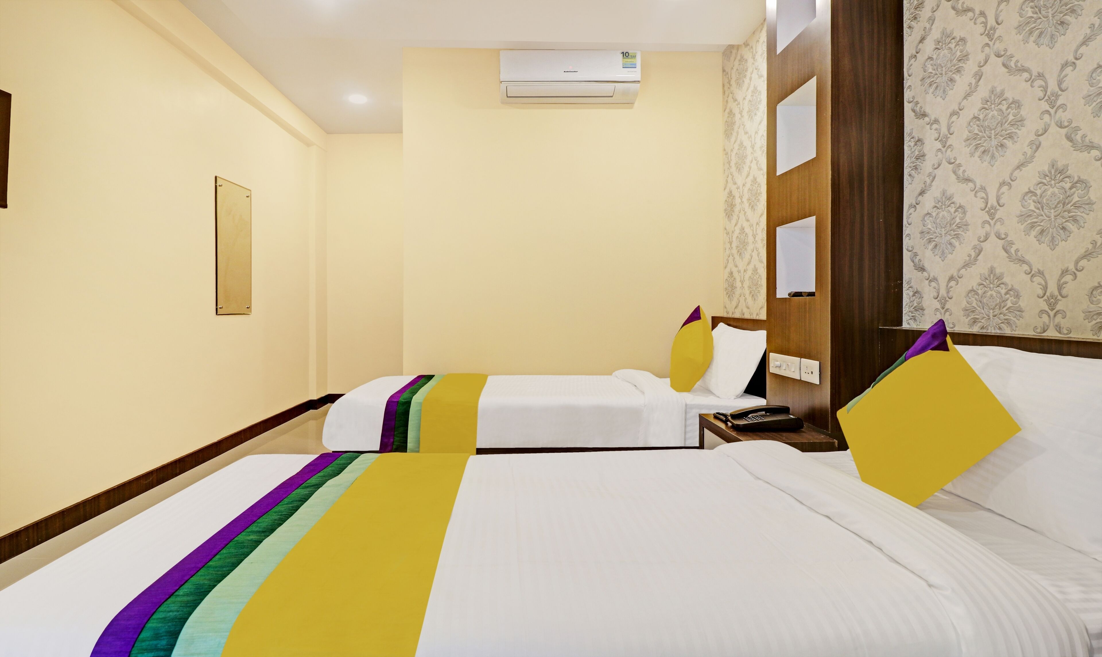 Standard Room | Desk, iron/ironing board, bed sheets