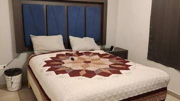 3 soverom, skrivebord, strykejern/-brett og wi-fi (inkludert)