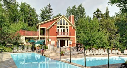 Les Eaux 227-1 by Escapades Tremblant