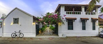 Fachada de la propiedad