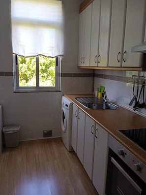 Refrigerador, microondas y horno 