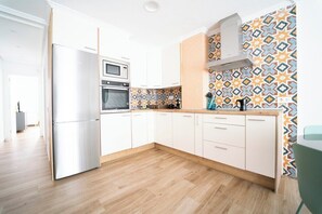 Fridge, microwave, oven, dishwasher - Apartamento Cimadevilla Gijón (Gijón)