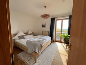 3 makuuhuonetta, silitysrauta/-lauta, vauvan matkasänky, ilmainen Wi-Fi